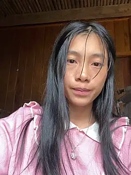 Snapshot of EmLy02 chatting on 09/30/25, 01:44 EmLy02 online show from 09/30/25, 01:44