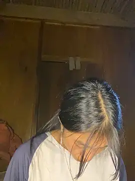 Snapshot of EmLy02 chatting on 11/15/25, 01:15 EmLy02 online show from 11/15/25, 01:15