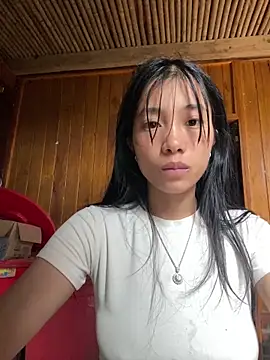 Snapshot of EmLy02 chatting on 10/03/25, 02:04 EmLy02 online show from 10/03/25, 02:04