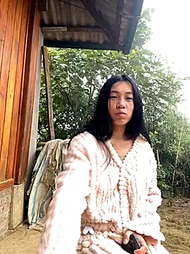 Snapshot of EmLy02 chatting on 10/26/25, 12:44 EmLy02 online show from 10/26/25, 12:44