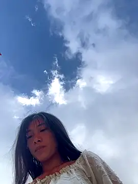 EmLy02 online show from 12/22/25, 01:28