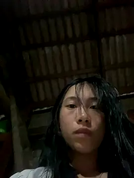 Snapshot of EmLy02 chatting on 10/05/25, 10:06 EmLy02 online show from 10/05/25, 10:06