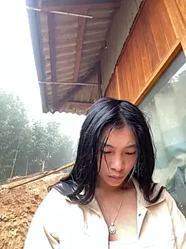 Snapshot of EmLy02 chatting on 11/05/25, 12:14 EmLy02 online show from 11/05/25, 12:14