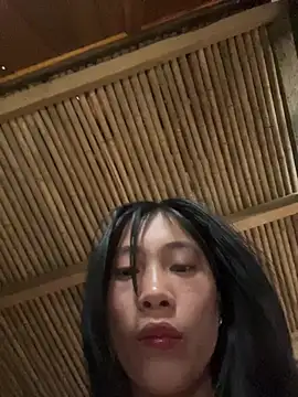 Snapshot of EmLy02 chatting on 04/11/26, 08:40 EmLy02 online show from 04/11/26, 08:40