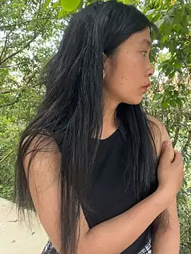 Snapshot of EmLy02 chatting on 04/09/26, 10:21 EmLy02 online show from 04/09/26, 10:21