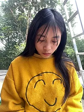 Snapshot of EmLy02 chatting on 03/05/26, 03:14 EmLy02 online show from 03/05/26, 03:14