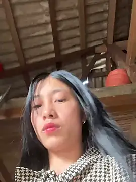 Snapshot of EmLy02 chatting on 04/03/26, 01:01 EmLy02 online show from 04/03/26, 01:01