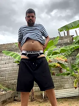 Snapshot of Diabloproducciones chatting on 10/19/25, 08:00 Diabloproducciones online show from 10/19/25, 08:00