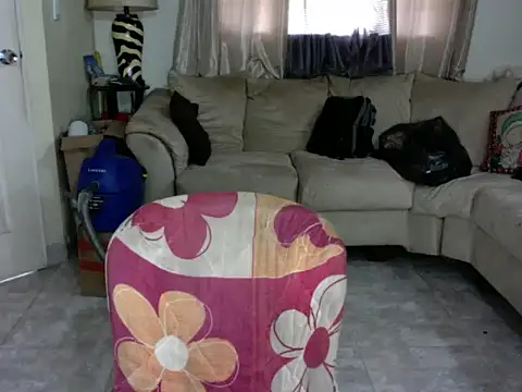 Snapshot of Diabloproducciones chatting on 09/17/25, 11:23 Diabloproducciones online show from 09/17/25, 11:23