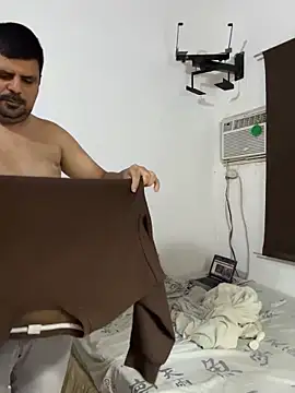 Snapshot of Diabloproducciones chatting on 12/14/25, 02:07 Diabloproducciones online show from 12/14/25, 02:07