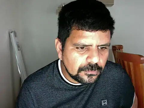 Snapshot of Diabloproducciones chatting on 10/05/25, 01:24 Diabloproducciones online show from 10/05/25, 01:24