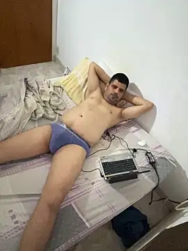 Snapshot of Diabloproducciones chatting on 10/11/25, 01:17 Diabloproducciones online show from 10/11/25, 01:17