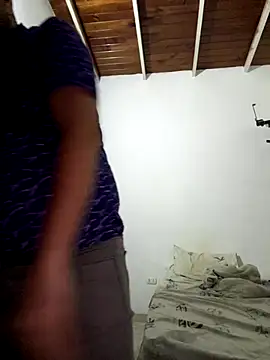 Snapshot of Diabloproducciones chatting on 11/24/25, 10:21 Diabloproducciones online show from 11/24/25, 10:21