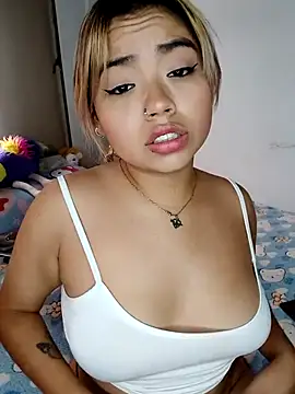 Emily  Hott online show from 11/18/25, 09:29