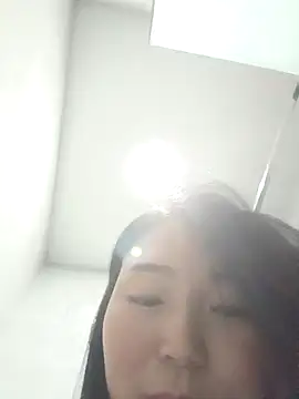 Snapshot of lingling5200 chatting on 10/21/25, 05:56 lingling5200 online show from 10/21/25, 05:56