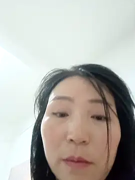 Snapshot of lingling5200 chatting on 10/13/25, 03:46 lingling5200 online show from 10/13/25, 03:46