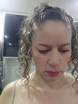 Snapshot of Nina_vallon chatting on 06/06/26, 10:31 Nina vallon online show from 06/06/26, 10:31