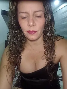 Snapshot of Nina_vallon chatting on 06/08/26, 11:11 Nina vallon online show from 06/08/26, 11:11