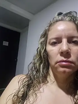 Snapshot of Nina_vallon chatting on 11/29/25, 10:26 Nina vallon online show from 11/29/25, 10:26