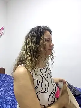 Snapshot of Nina_vallon chatting on 09/25/25, 10:32 Nina vallon online show from 09/25/25, 10:32