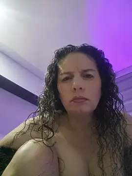 Snapshot of Nina_vallon chatting on 07/17/26, 10:34 Nina vallon online show from 07/17/26, 10:34