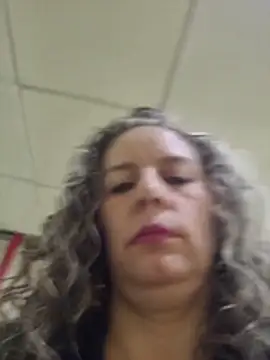 Snapshot of Nina_vallon chatting on 11/25/25, 08:42 Nina vallon online show from 11/25/25, 08:42