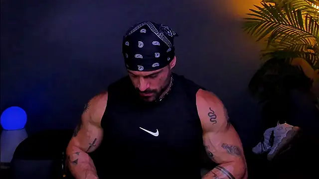 Snapshot of dennis_cox1 chatting on 11/19/25, 11:54 dennis cox1 online show from 11/19/25, 11:54