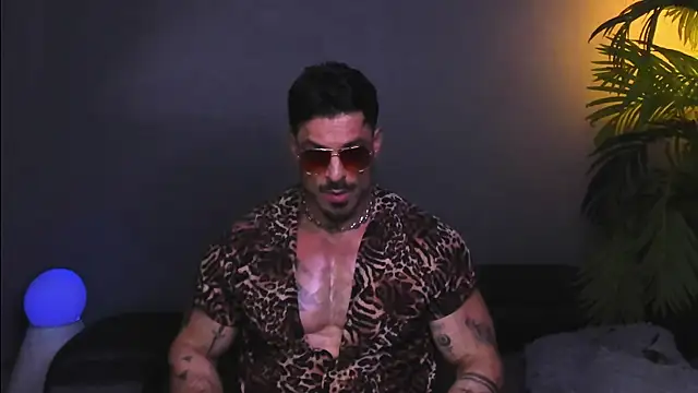 Snapshot of dennis_cox1 chatting on 12/04/25, 08:13 dennis cox1 online show from 12/04/25, 08:13