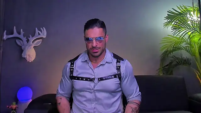 Snapshot of dennis_cox1 chatting on 12/14/25, 05:24 dennis cox1 online show from 12/14/25, 05:24