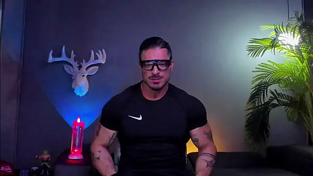 Snapshot of dennis_cox1 chatting on 12/18/25, 05:34 dennis cox1 online show from 12/18/25, 05:34