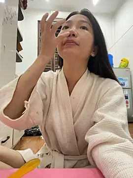 Miumieu online show from 11/12/25, 02:43