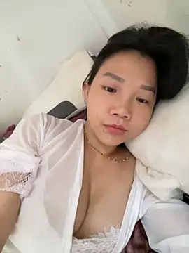 Snapshot of Miumieu chatting on 10/10/25, 06:03 Miumieu online show from 10/10/25, 06:03