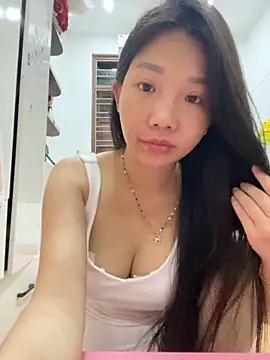 Miumieu online show from 11/17/25, 12:31