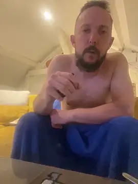 AZOPMOB18999 online show from 03/20/26, 10:44