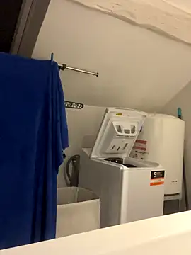 AZOPMOB18999 online show from 11/27/25, 05:13