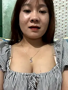 qinejr37 online show from 11/24/25, 02:06