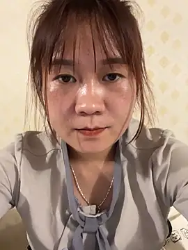 Snapshot of qinejr37 chatting on 09/19/25, 05:00 qinejr37 online show from 09/19/25, 05:00