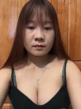 qinejr37 online show from 10/22/25, 12:32