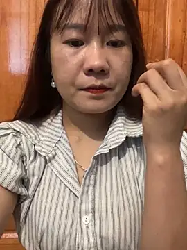 qinejr37 online show from 10/21/25, 08:25