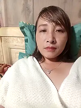 Missa kute20 online show from 10/17/25, 12:51