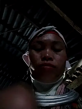   Ngoc20   online show from 11/03/25, 10:19