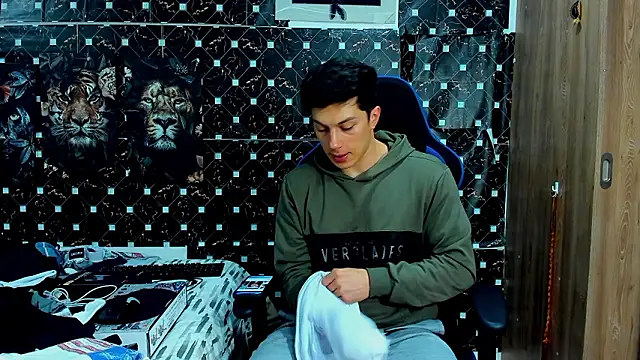 javiersexymann online show from 03/12/26, 11:20