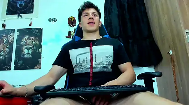 Snapshot of javiersexymann chatting on 02/28/25, 05:48 javiersexymann online show from 02/28/25, 05:48