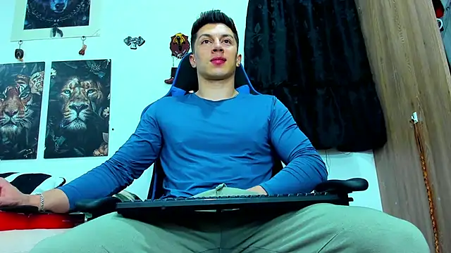 Snapshot of javiersexymann chatting on 03/16/25, 11:48 javiersexymann online show from 03/16/25, 11:48