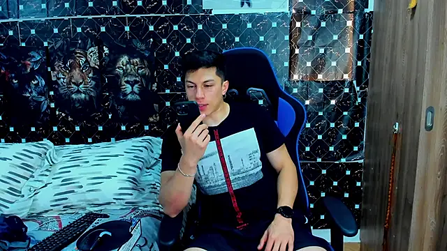 javiersexymann online show from 02/17/26, 05:32