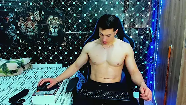 Snapshot of javiersexymann chatting on 06/09/26, 07:04 javiersexymann online show from 06/09/26, 07:04