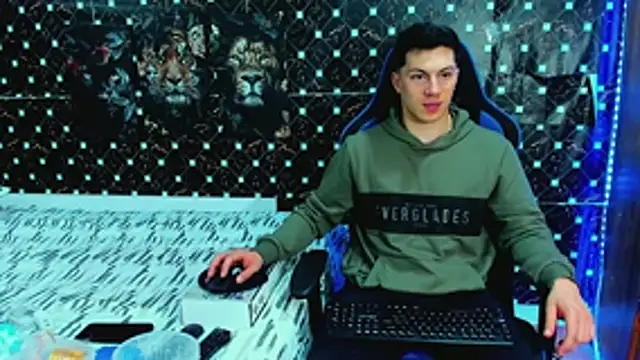 javiersexymann online show from 06/05/26, 06:52