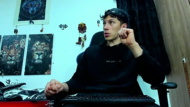 Snapshot of javiersexymann chatting on 03/05/25, 06:54 javiersexymann online show from 03/05/25, 06:54