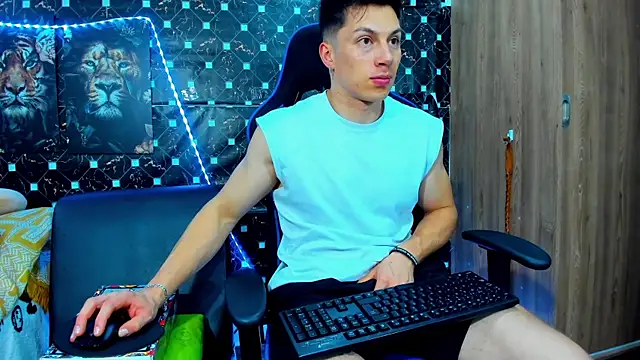 Snapshot of javiersexymann chatting on 09/23/25, 05:14 javiersexymann online show from 09/23/25, 05:14