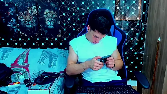 Snapshot of javiersexymann chatting on 12/19/25, 07:38 javiersexymann online show from 12/19/25, 07:38